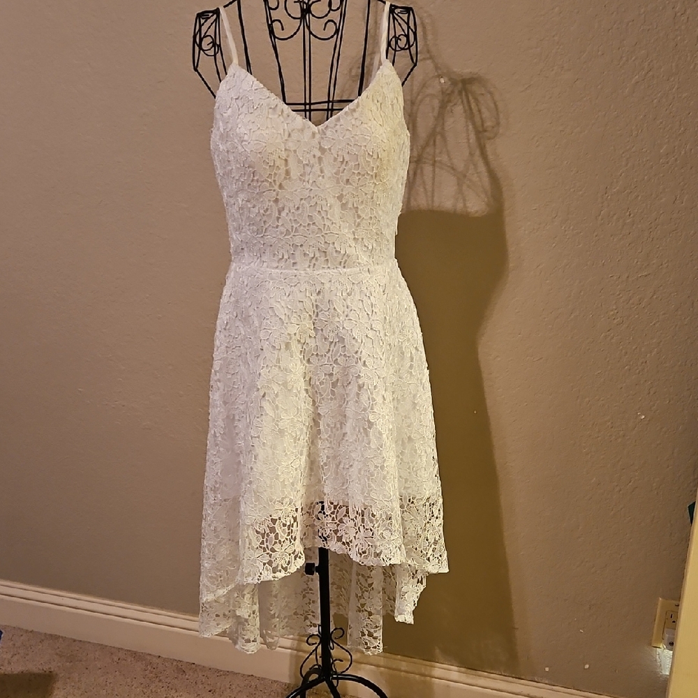 Chic White Lace High-Low Dress